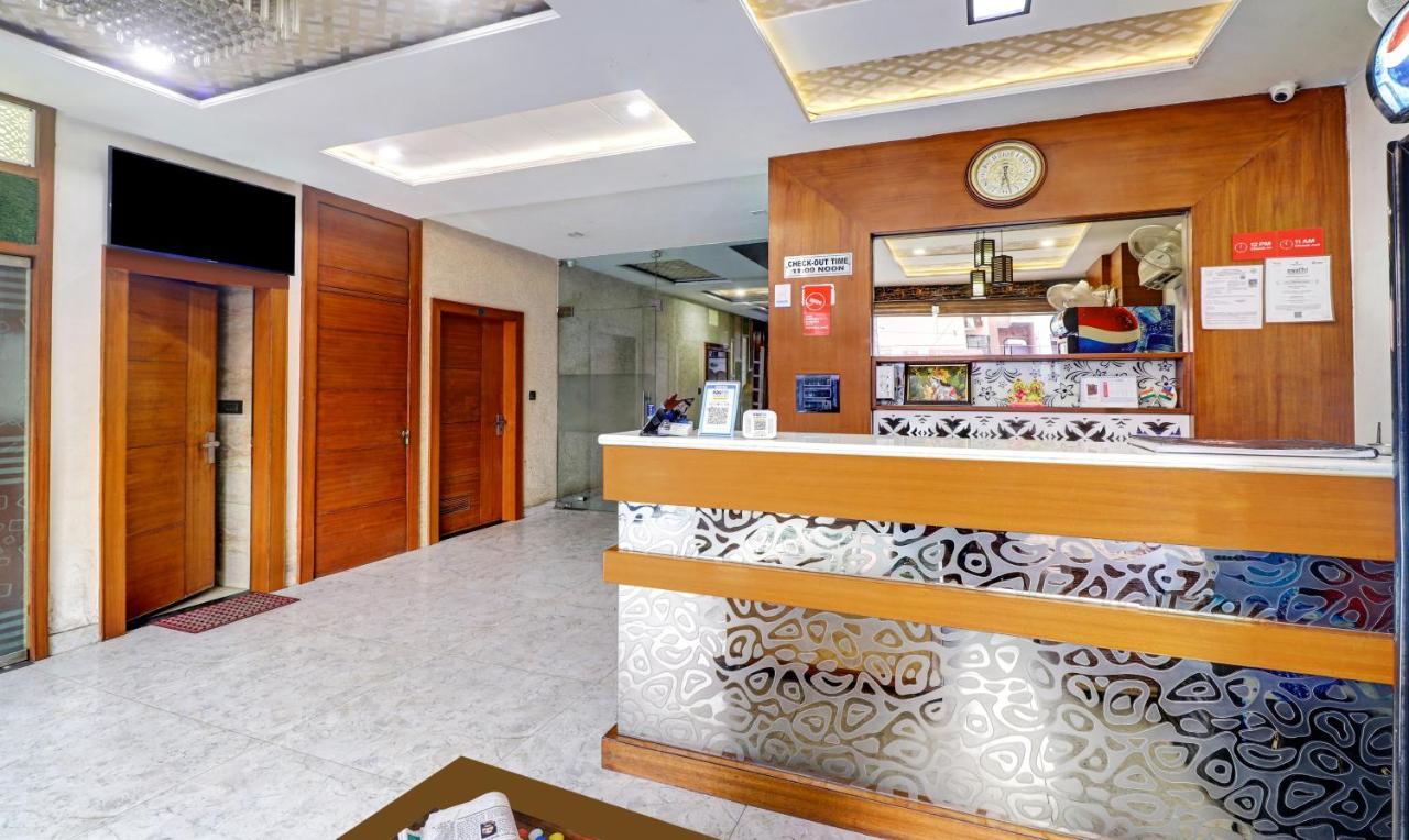 Itsy Hotels Anjali Mahal 500, Mtrs From Mathura Railway Station Exterior foto
