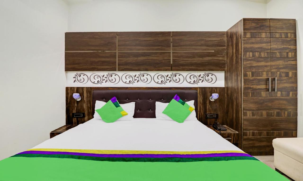 Itsy Hotels Anjali Mahal 500, Mtrs From Mathura Railway Station Exterior foto