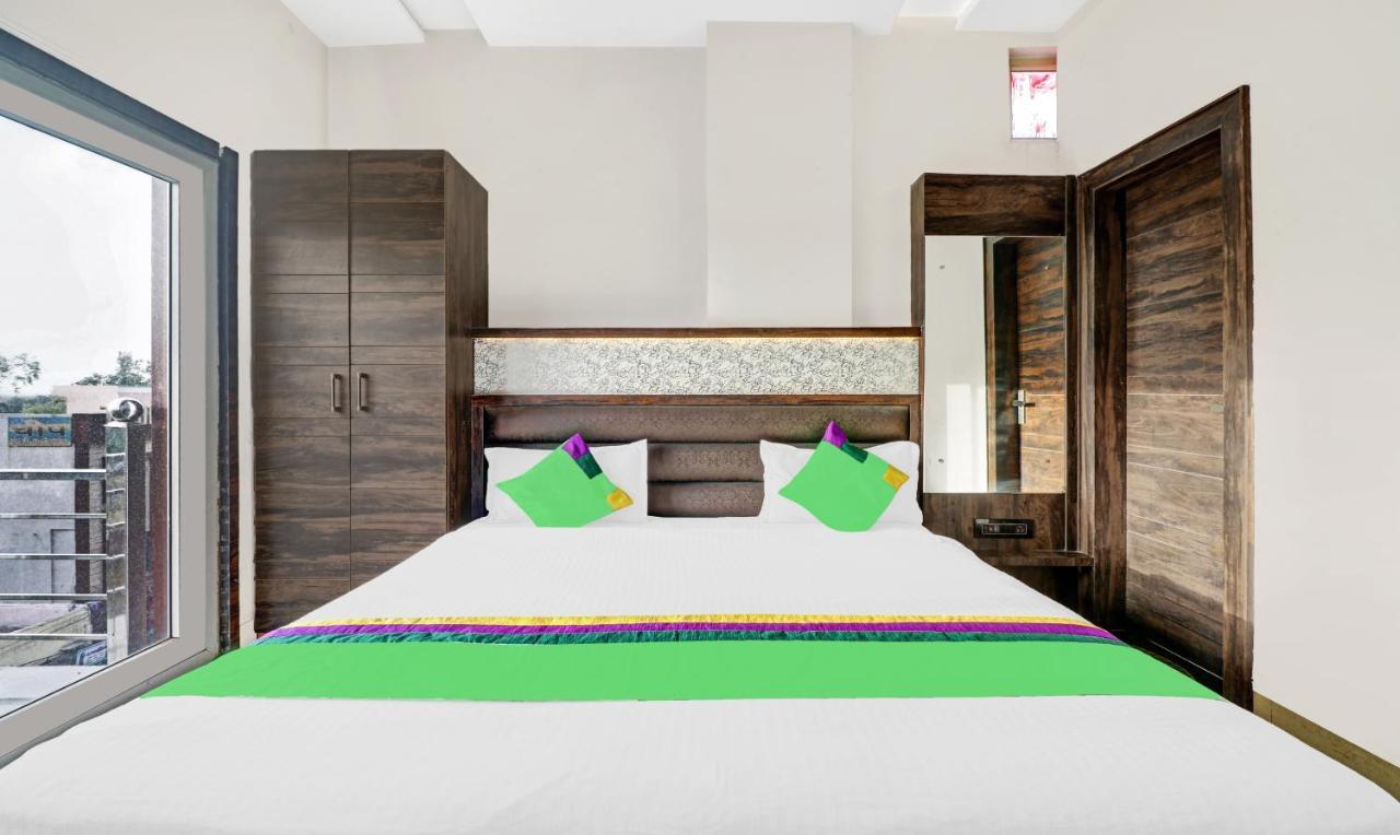 Itsy Hotels Anjali Mahal 500, Mtrs From Mathura Railway Station Exterior foto